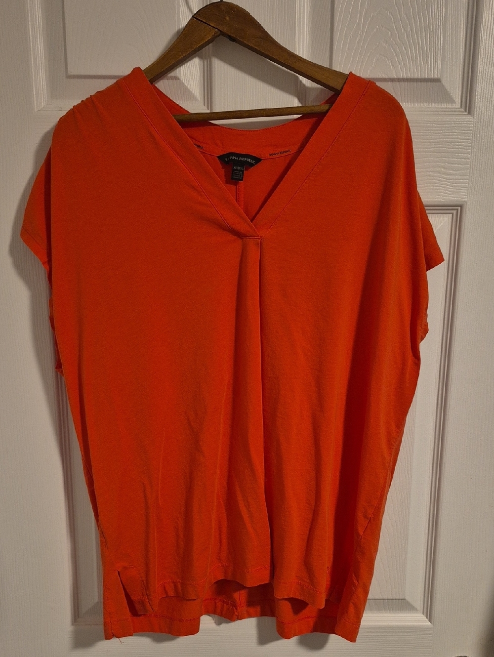Banana Republic Coral V-Neck Pleat Front Tunic Top